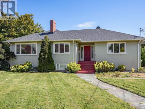 2536 Thompson Ave Oak Bay BC V8R3L3