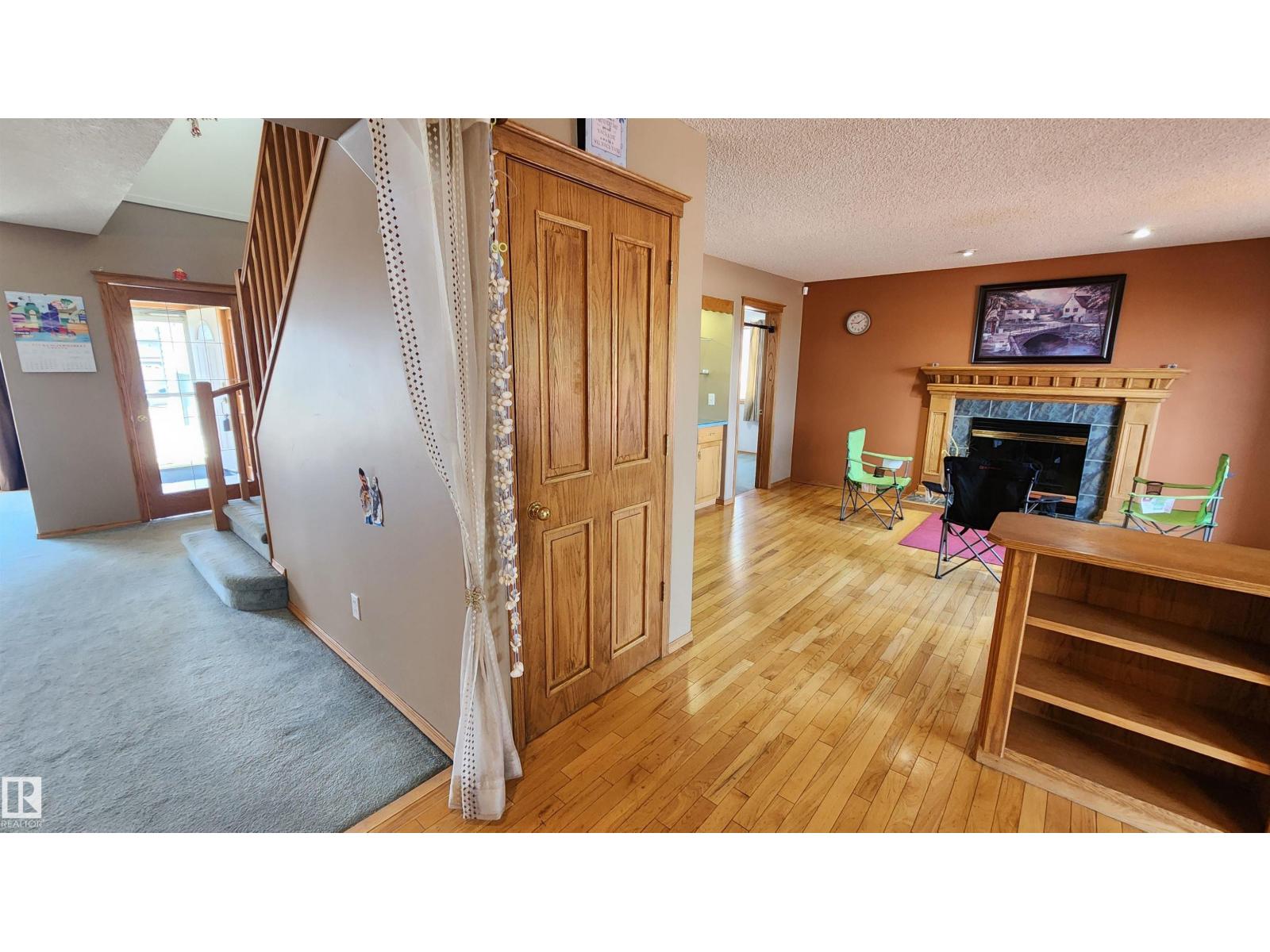 2708 44A AV NW