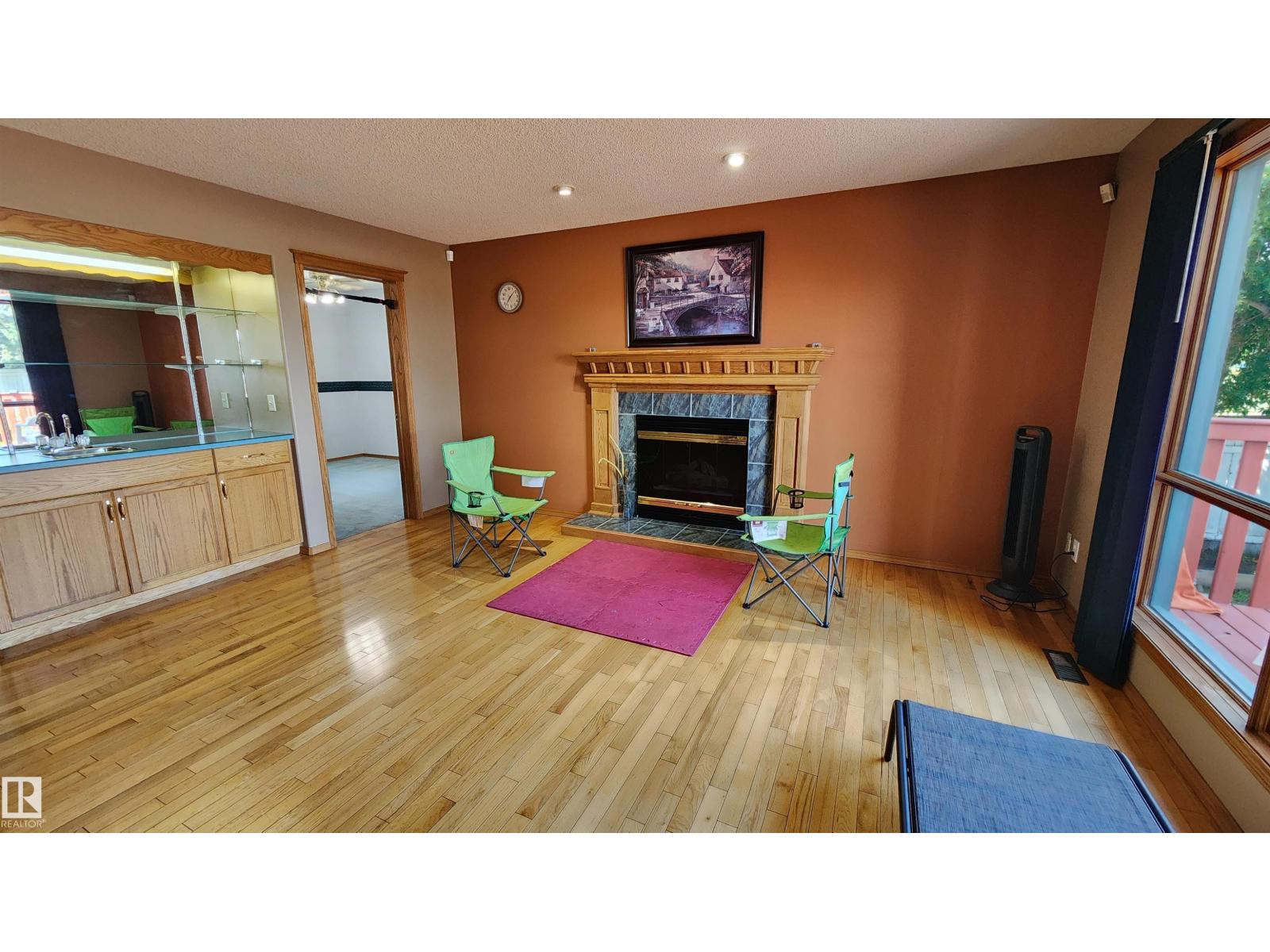 2708 44A AV NW