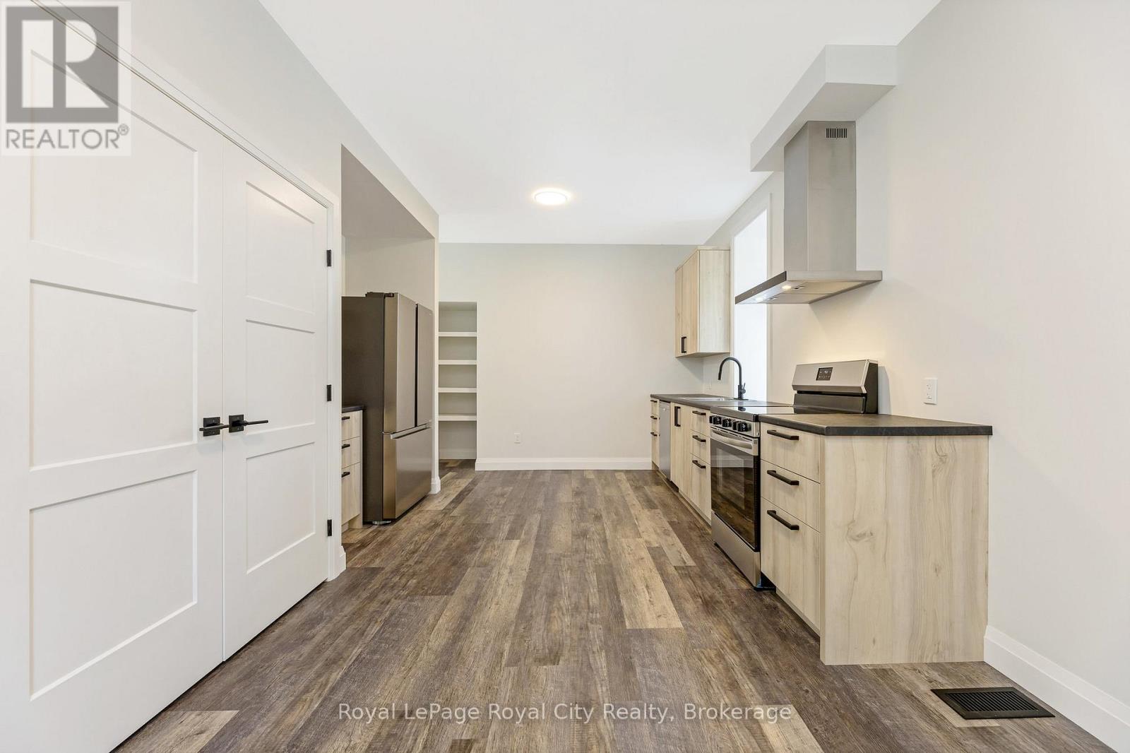 33 ISLINGTON AVENUE