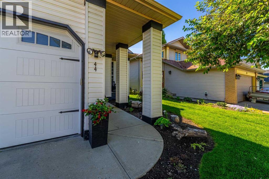 44 Douglas Glen Place SE