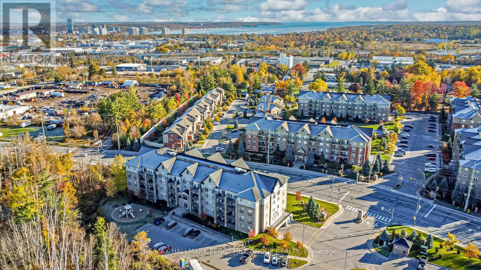 402 - 40 FERNDALE DRIVE S