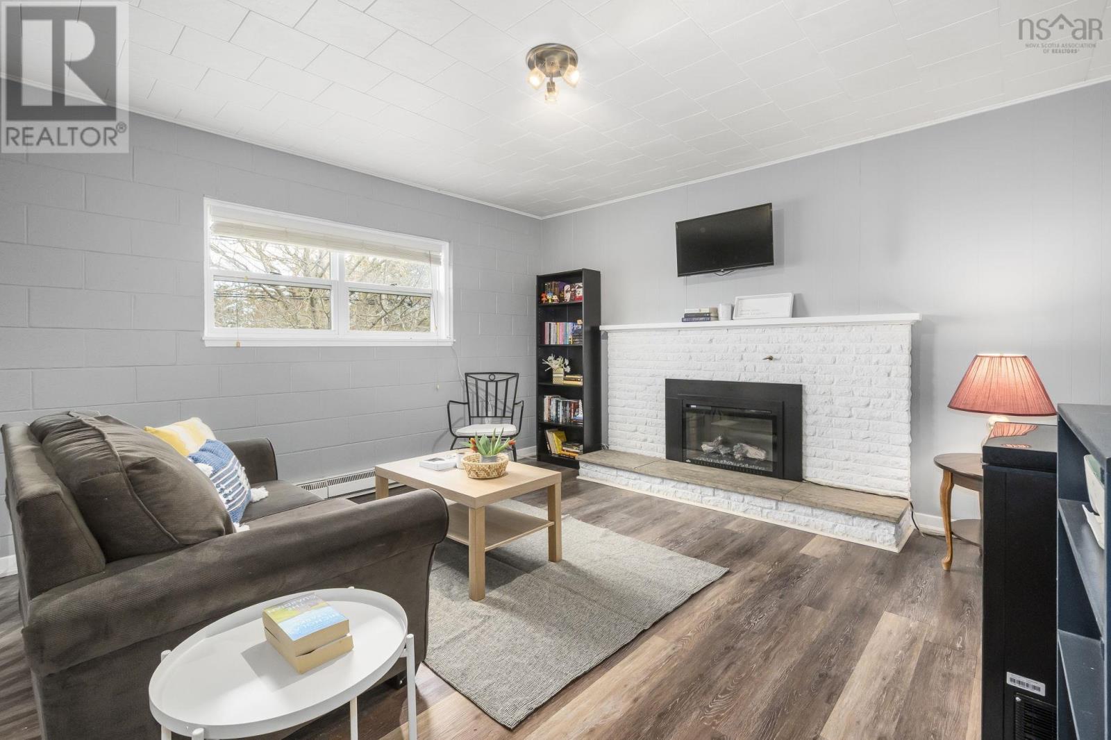 73/75 Pleasant Street