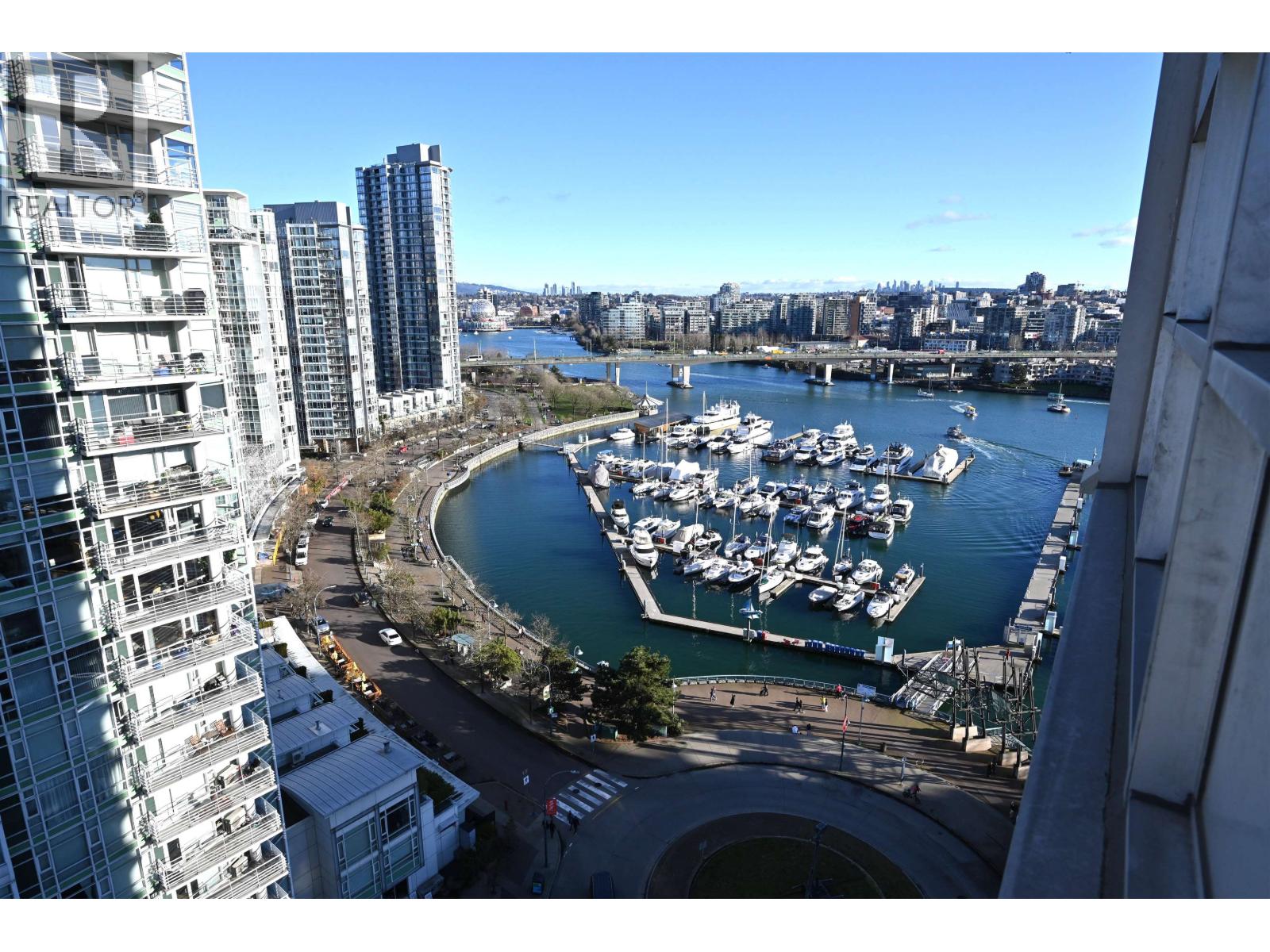 2002 1201 MARINASIDE CRESCENT