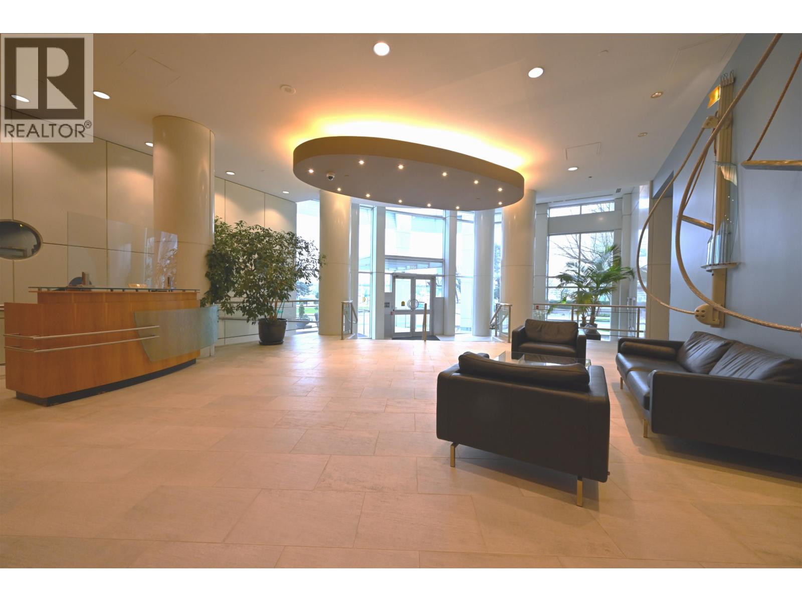 2002 1201 MARINASIDE CRESCENT