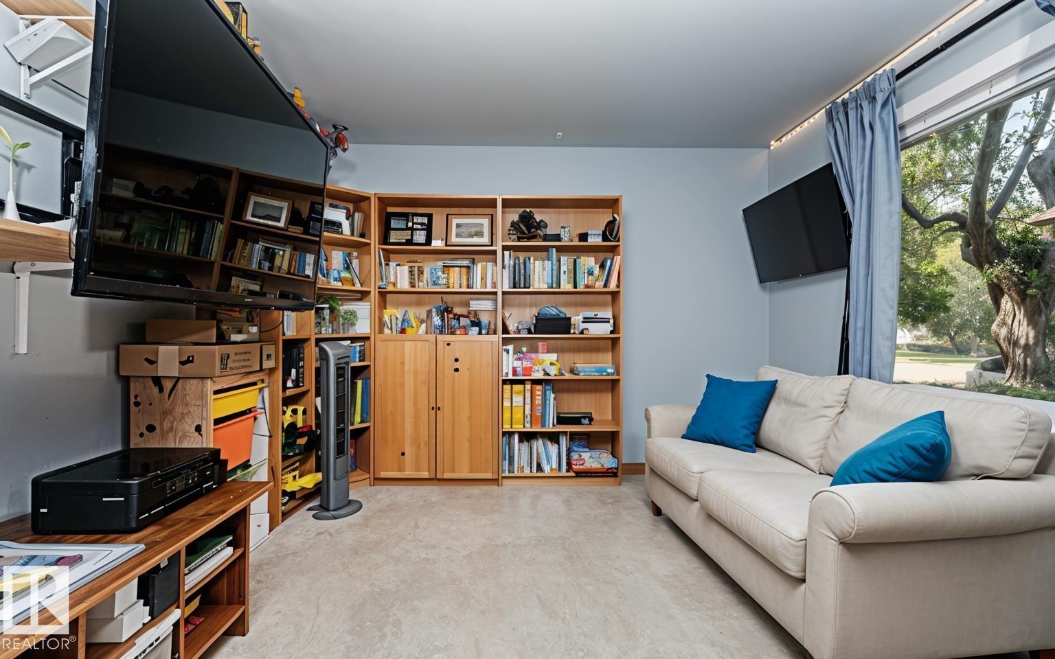 10841 154 ST NW