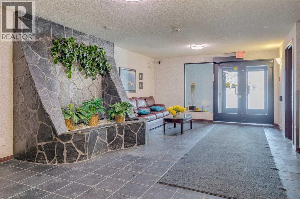 106, 2022 Canyon Meadows Drive SE