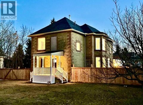 1719 15 Avenue Didsbury AB T0M0W0