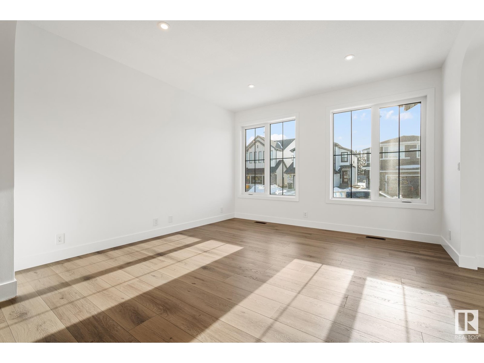 103 Newbury Ci