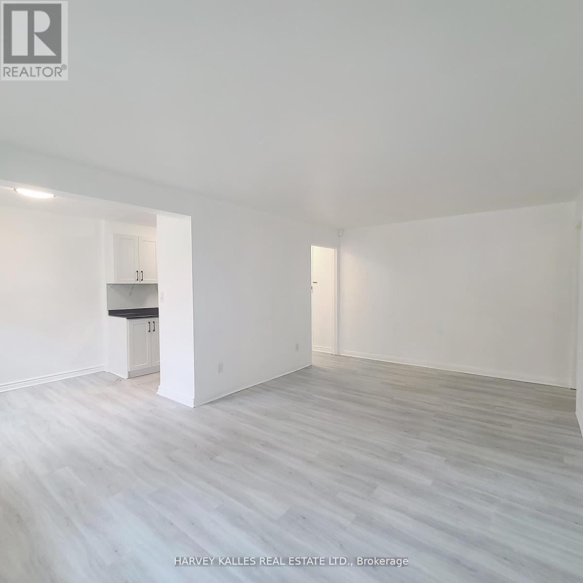 4 - 125 SHELBORNE AVENUE