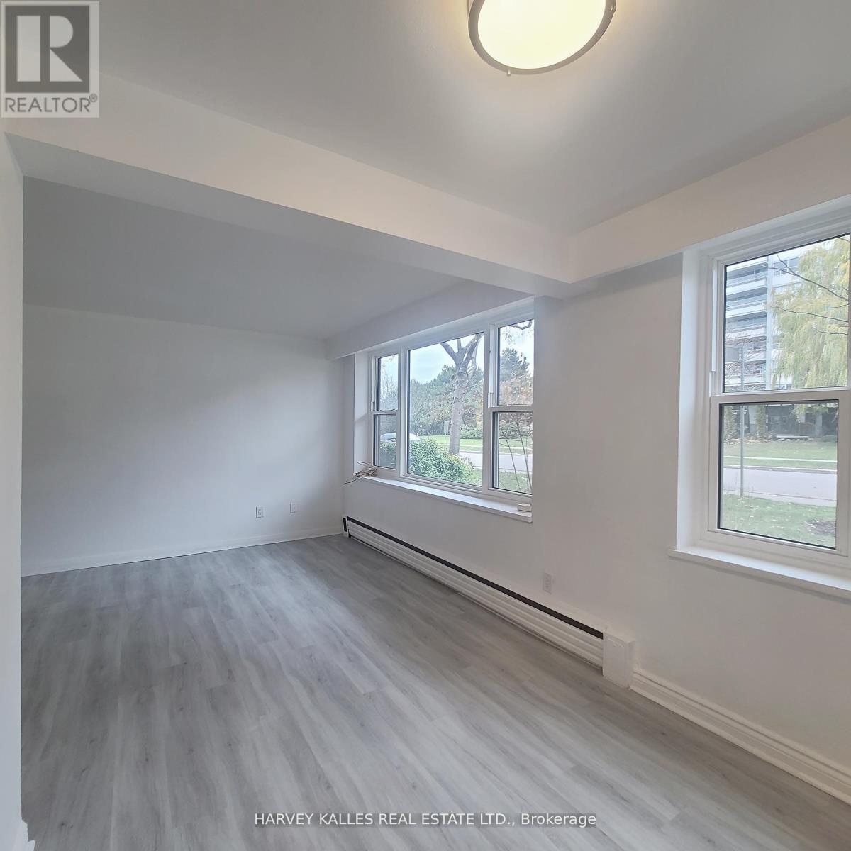 4 - 125 SHELBORNE AVENUE