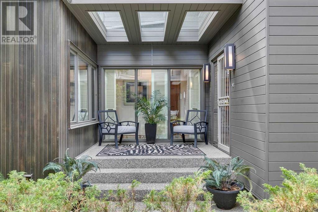 2, 68 Baycrest Place SW