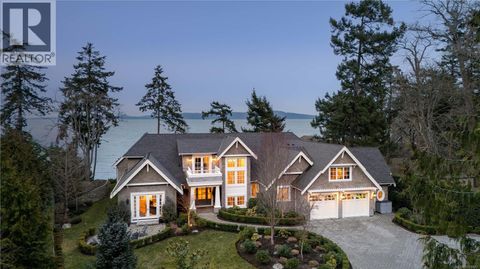 2616 Queenswood Lane Saanich BC V8N1X5