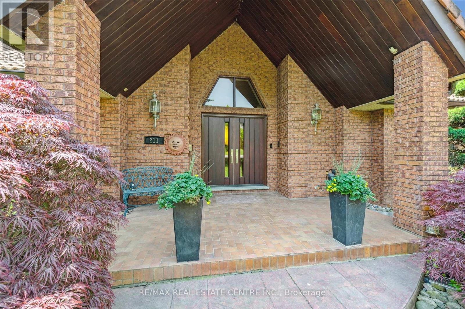 211 EDGEHILL DRIVE