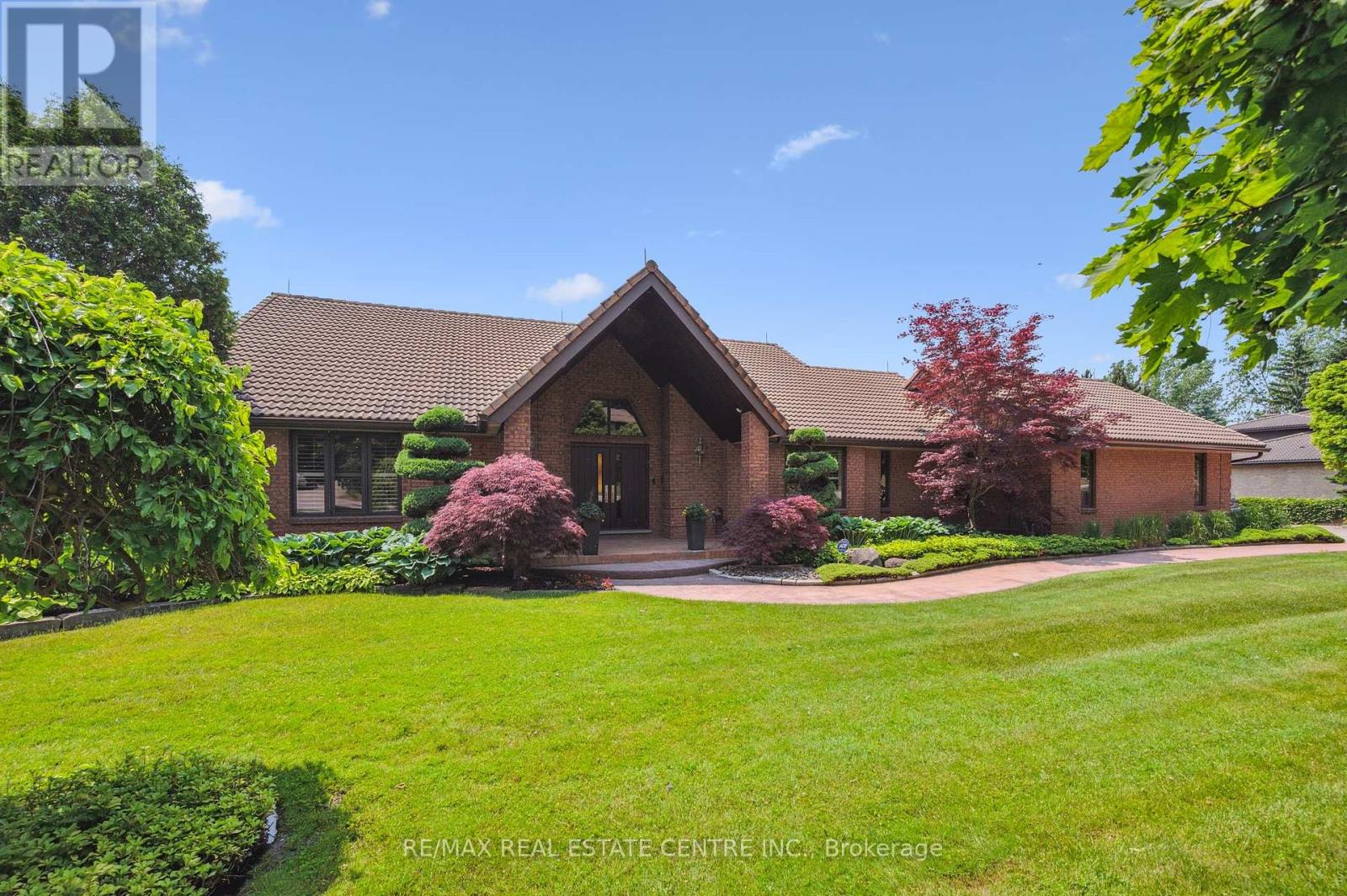 211 EDGEHILL DRIVE