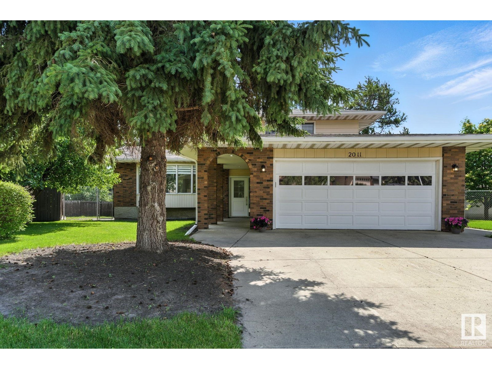 2011 89 ST NW