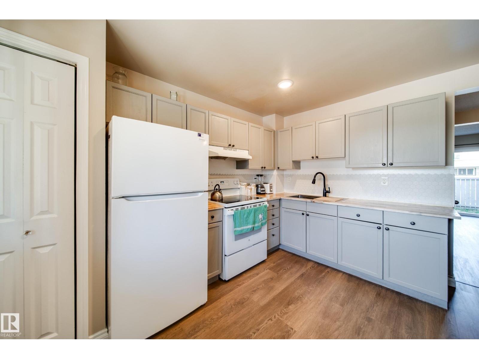 #21 18010 98 AV NW