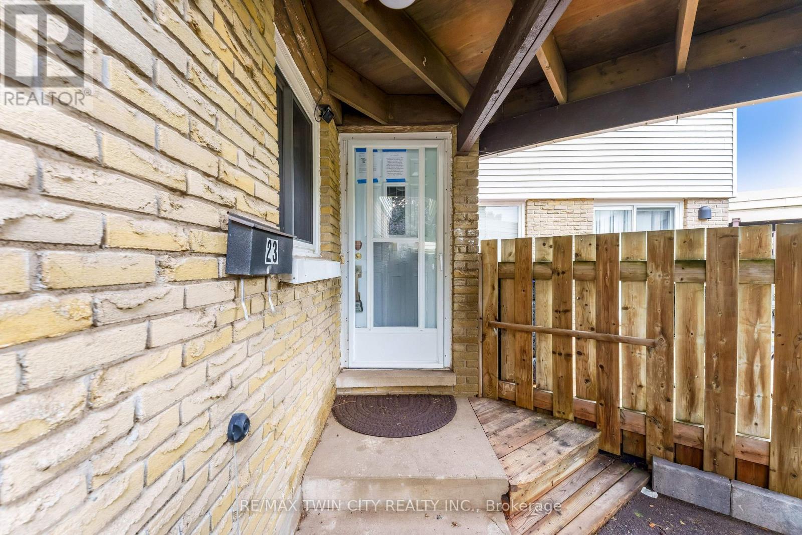 23 - 415 MORGAN AVENUE