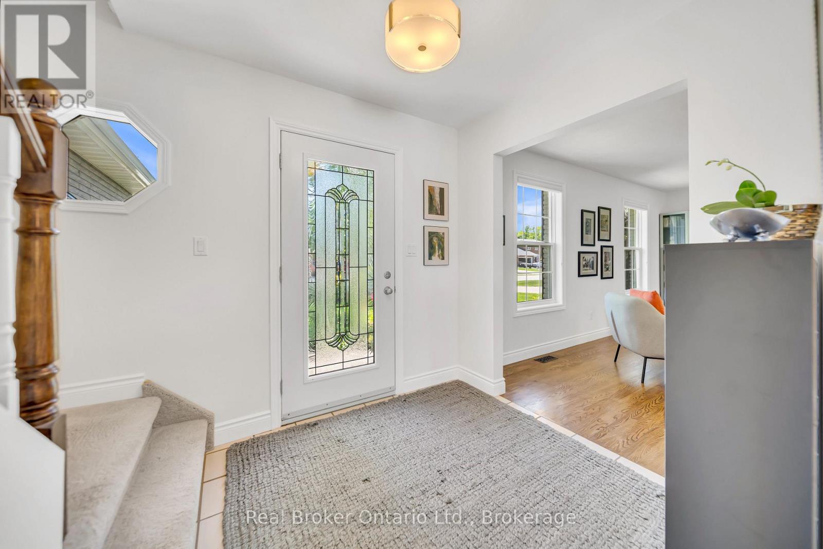 912 PARKWOOD DRIVE