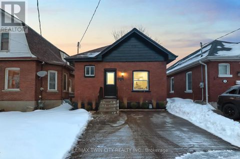12 CARLYLE STREET Brantford ON N3T2C1
