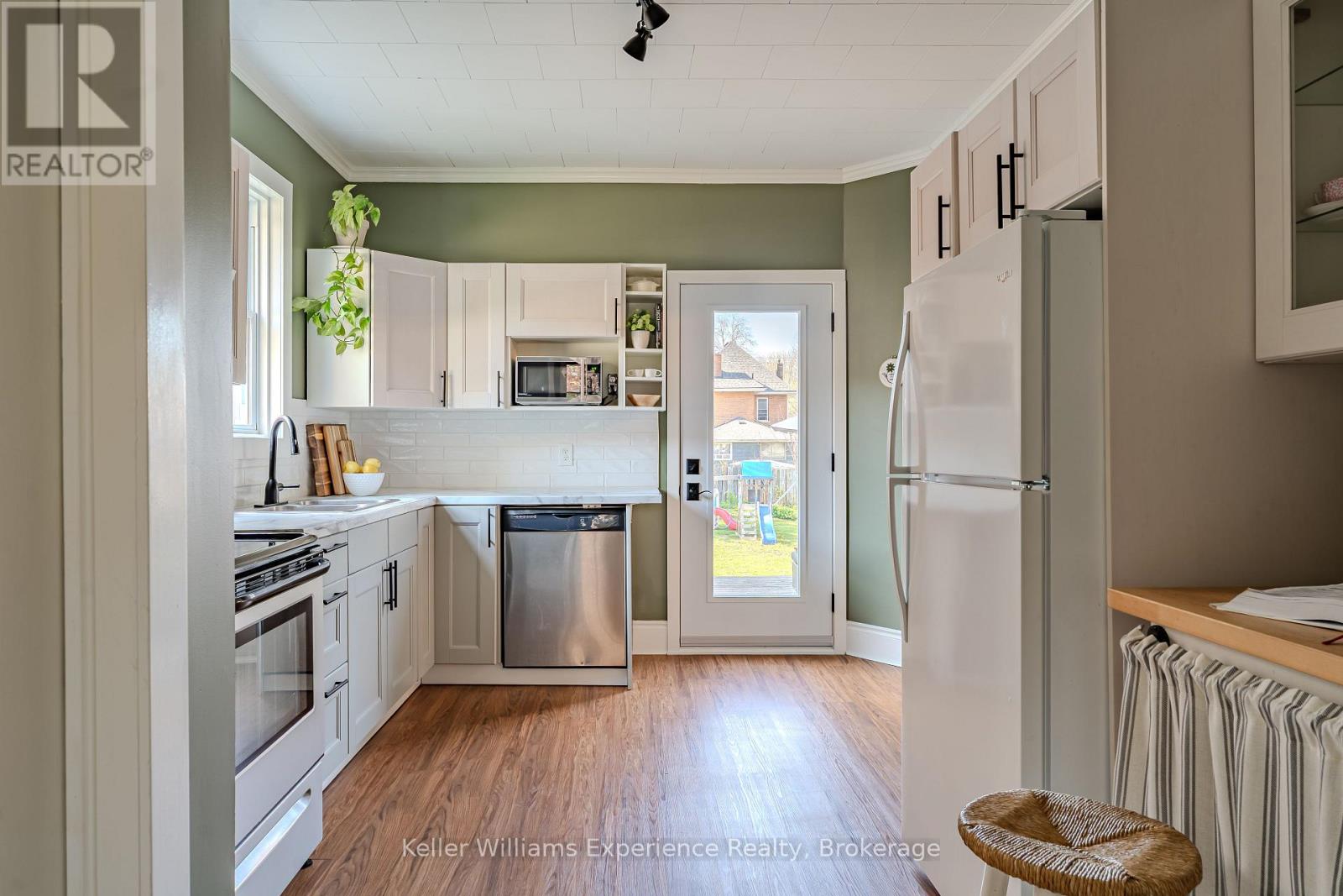 538 12TH STREET W