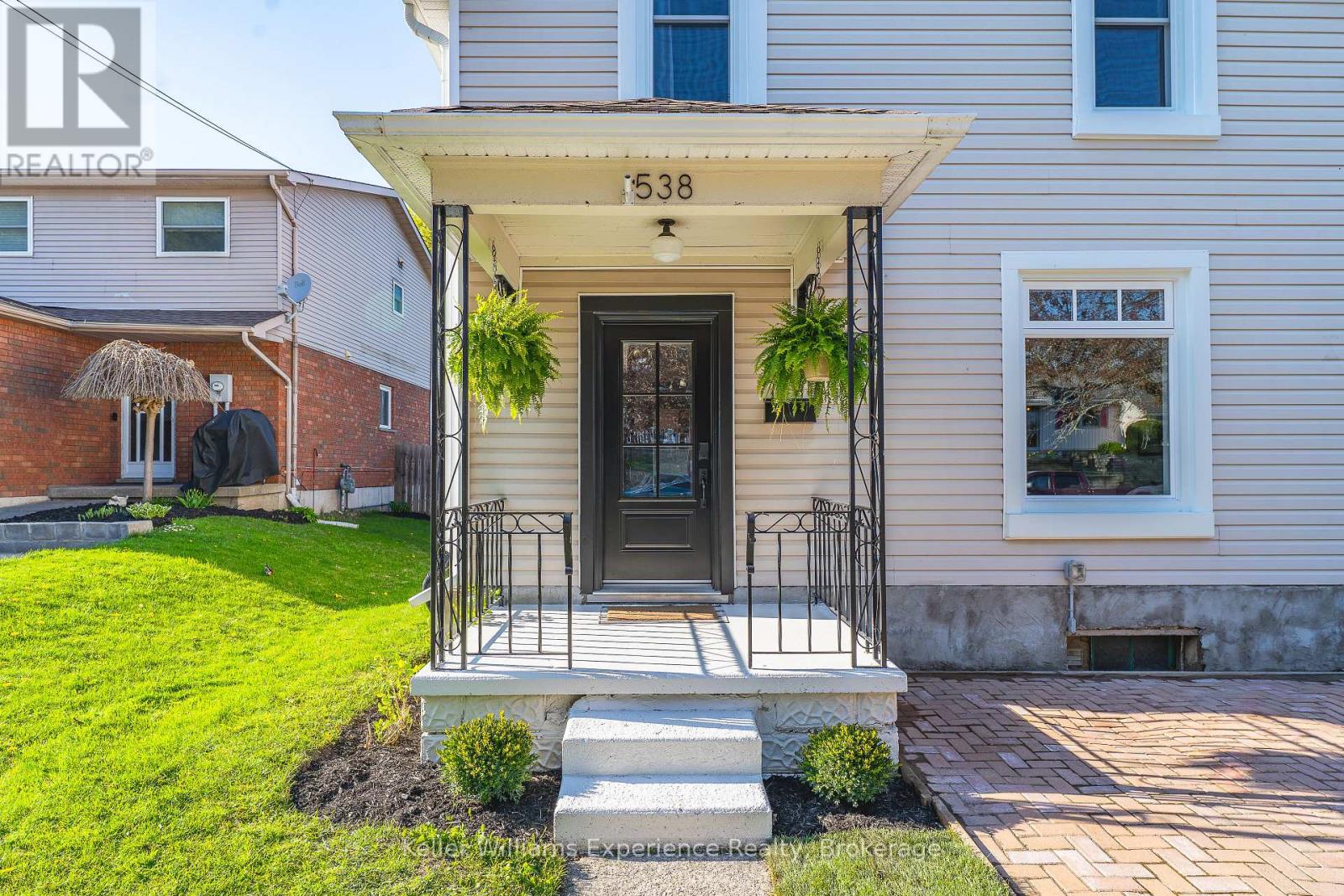 538 12TH STREET W