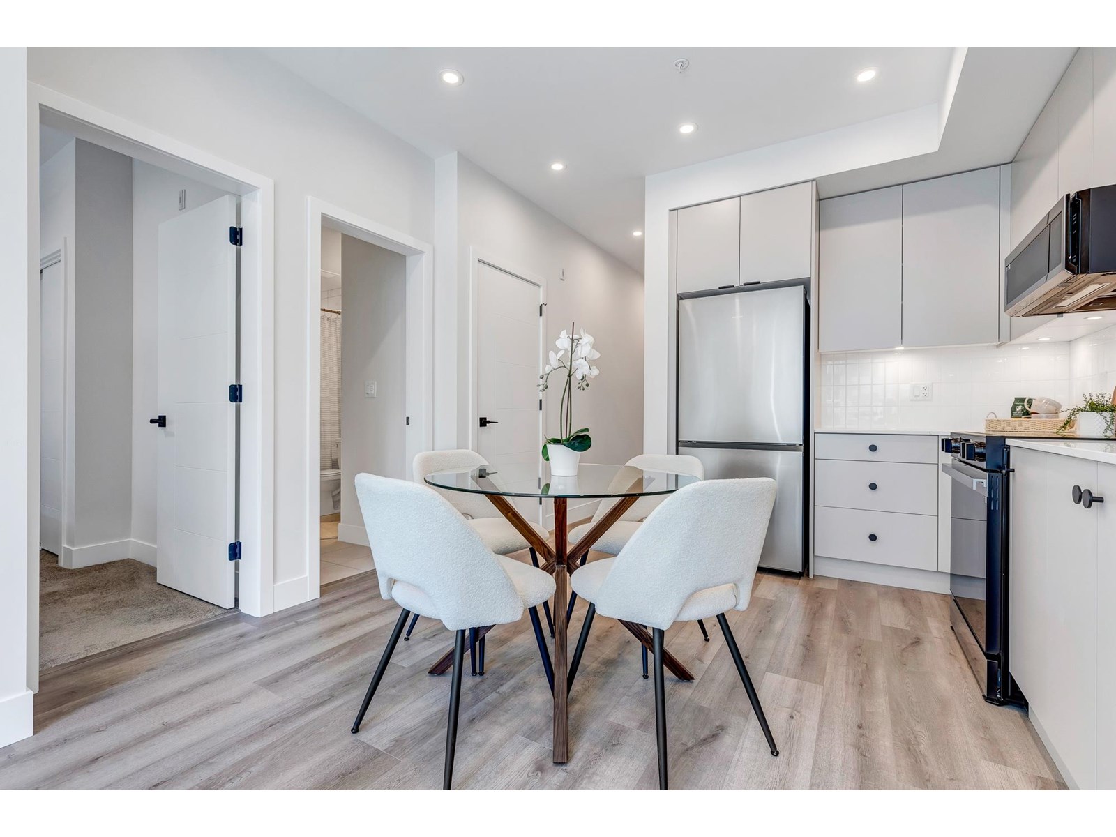612 45497 CAMPUS DRIVE|Garrison Crossing