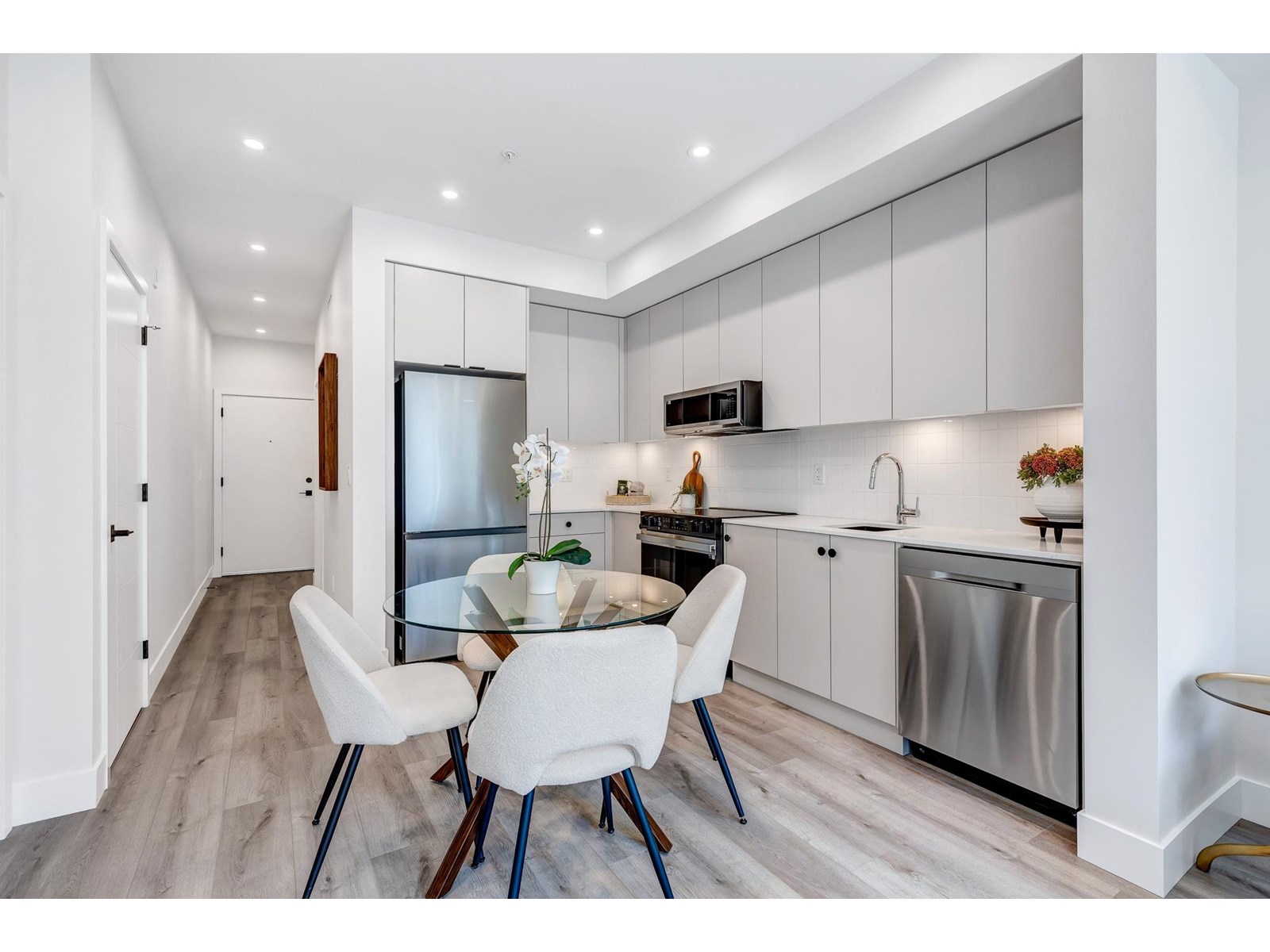 612 45497 CAMPUS DRIVE|Garrison Crossing