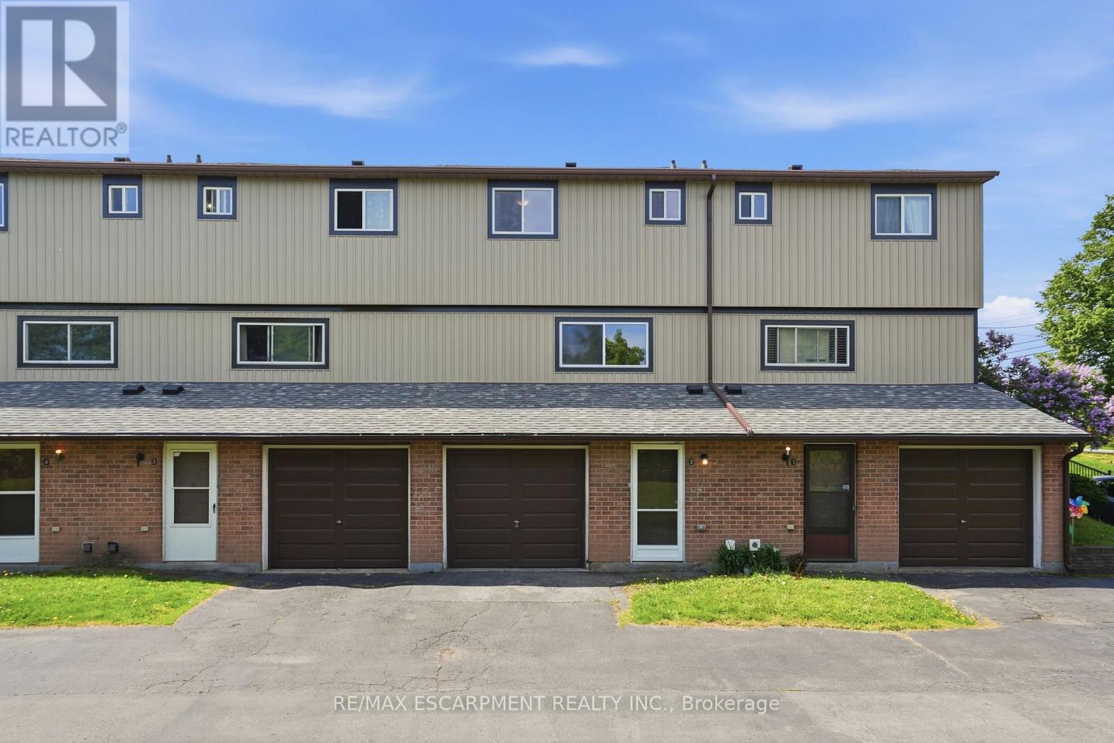 Photo 1 of 47 — 2 - 65 MOUNT ALBION ROAD Unit 2, Hamilton (Red Hill), ON L8K5S5