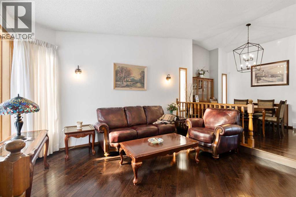 70 Pasadena Gardens NE