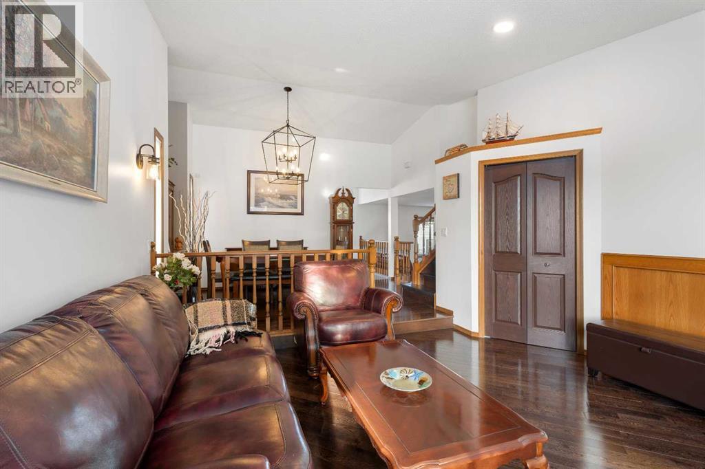 70 Pasadena Gardens NE