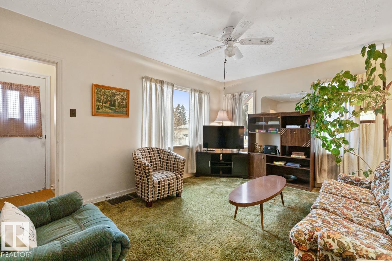 12044 50 ST NW
