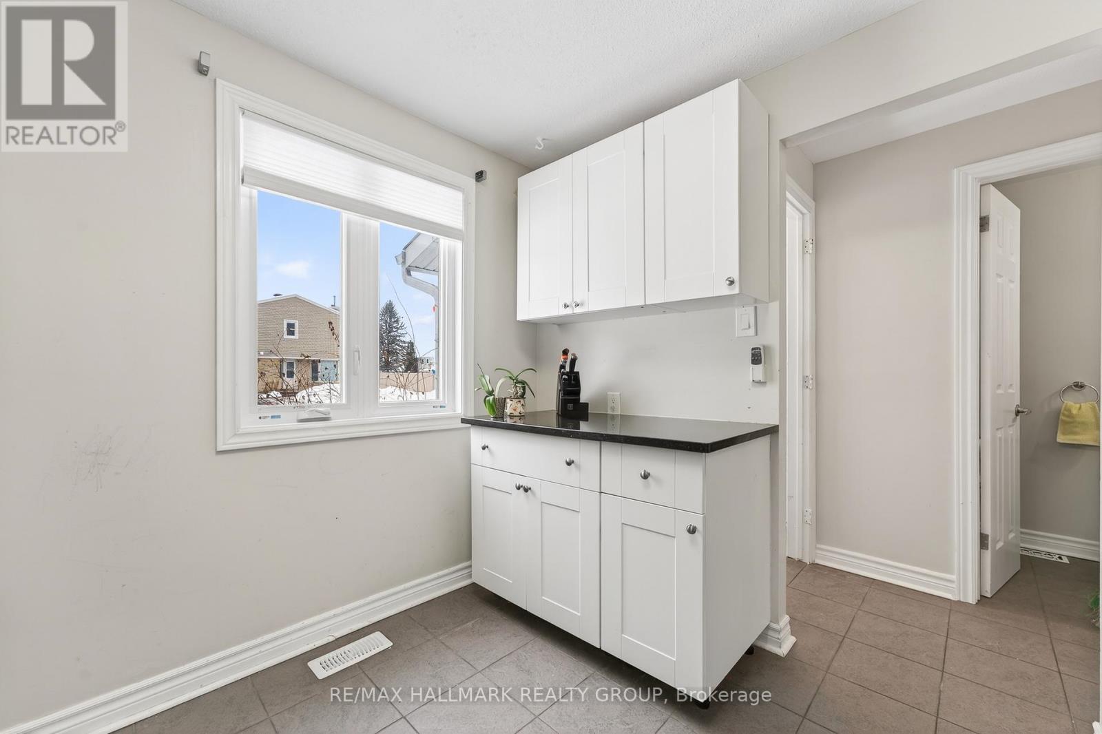 1126 GRENOBLE CRESCENT