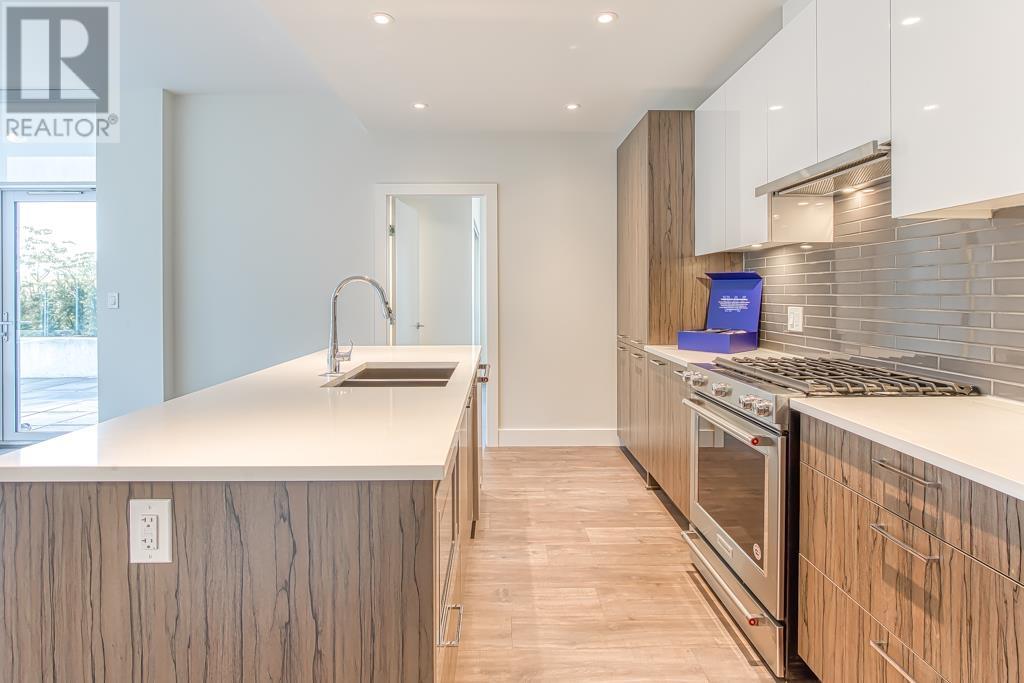 107 258 NELSON'S COURT