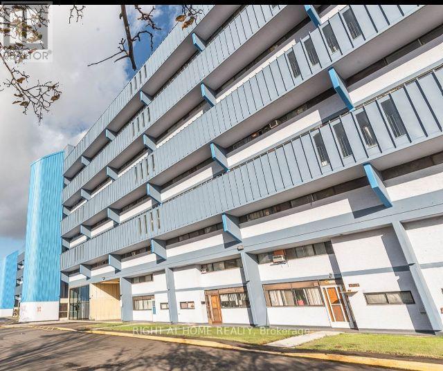 Photo 1 of 1 — 623 - 4673 JANE STREET Unit 623, Toronto (Black Creek), ON M3N2L1
