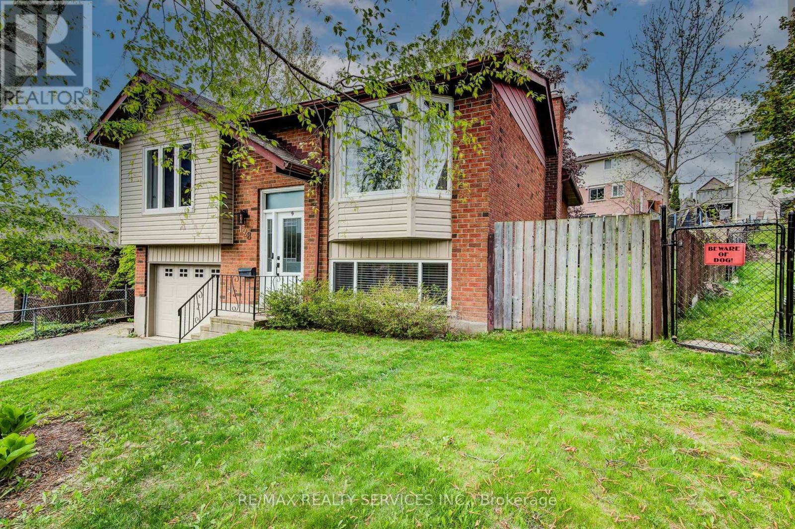 128 ALBION COURT