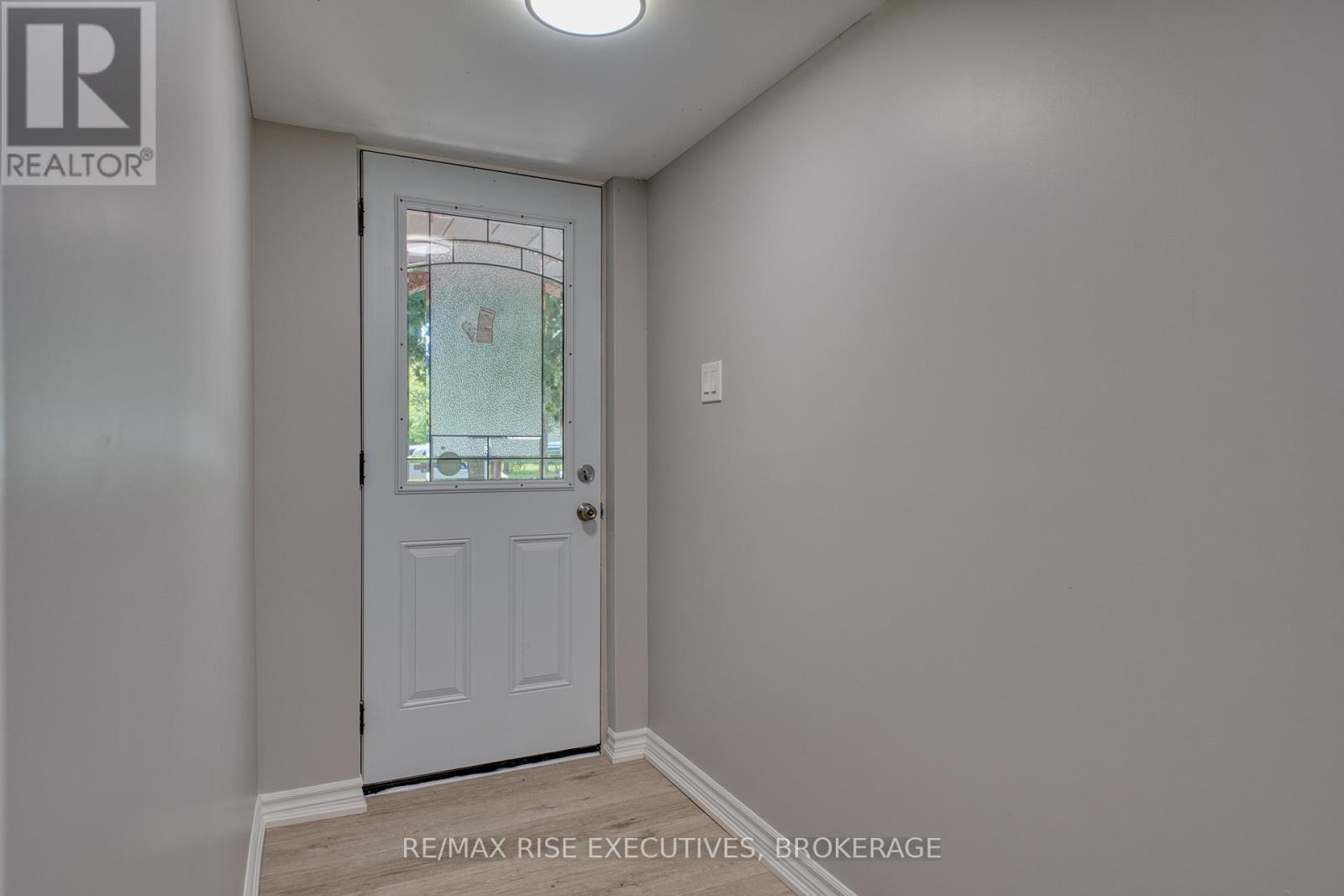 2 - 151 DAUPHIN AVENUE