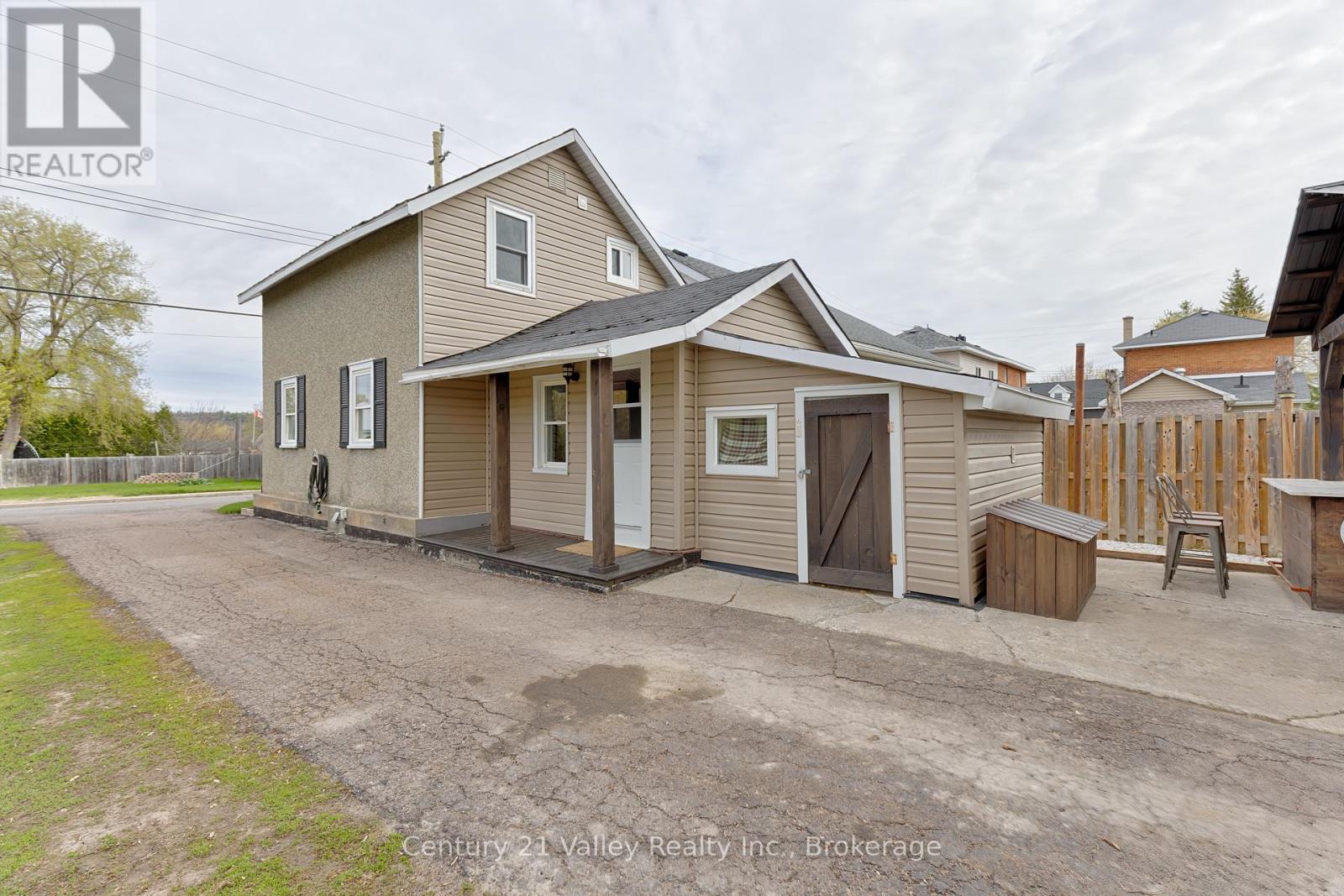 319 MARY AVENUE