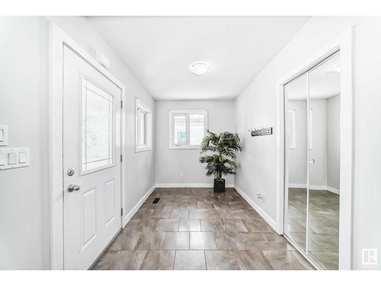 140 West View CR NW