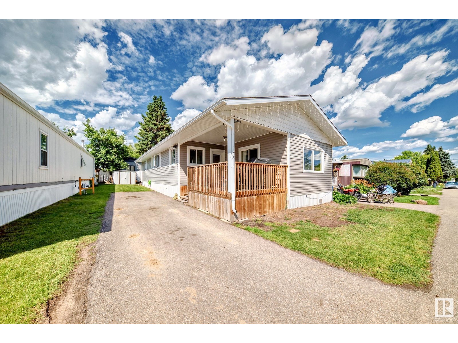 140 West View CR NW