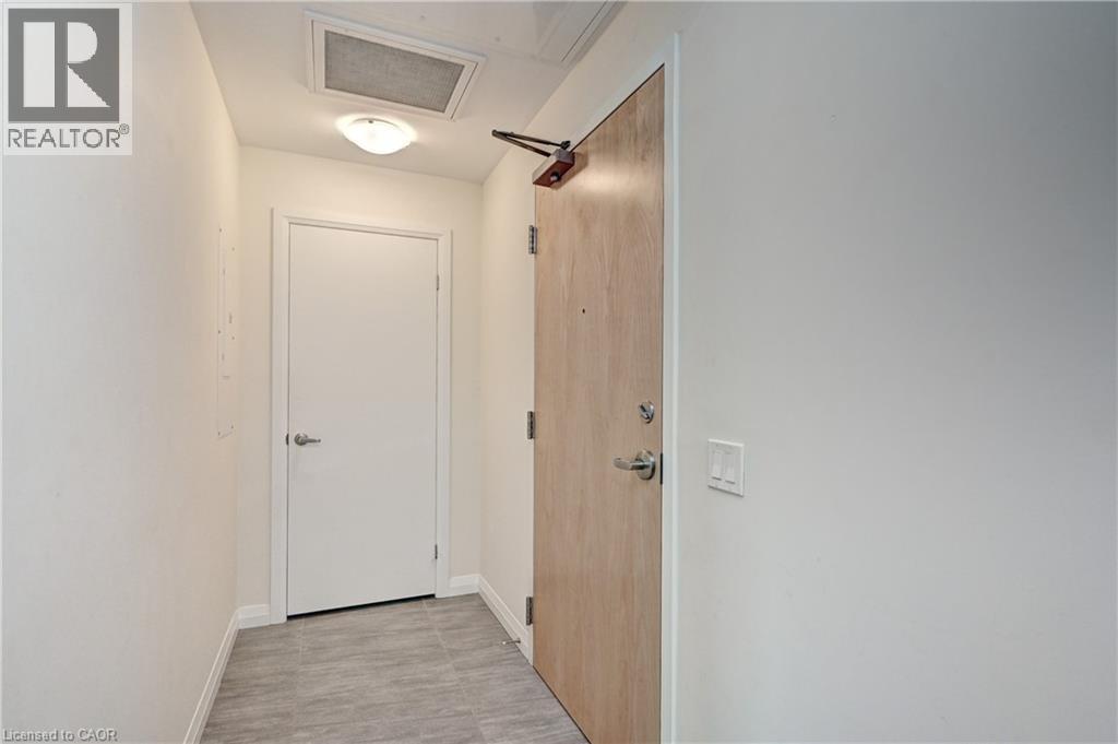 60 CHARLES Street W Unit# 801