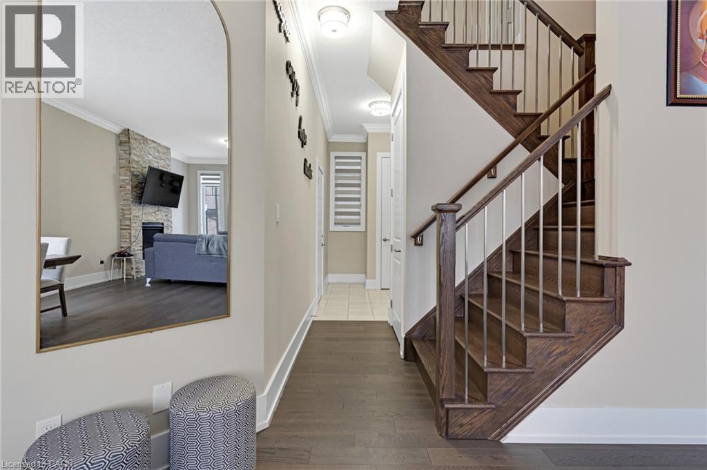 900 PONDCLIFFE Drive