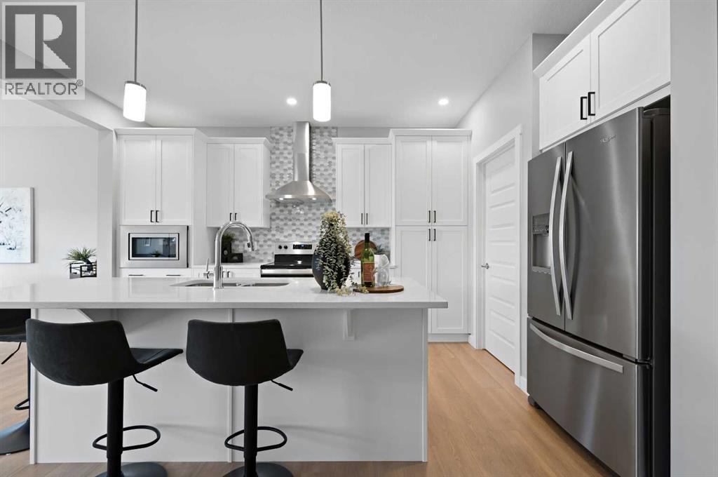 821 Baywater Place SW