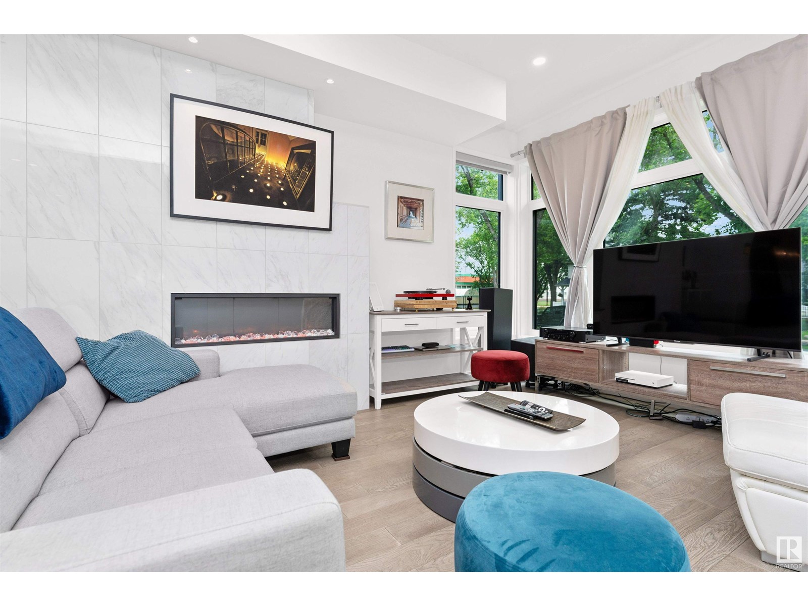 10828 129 ST NW