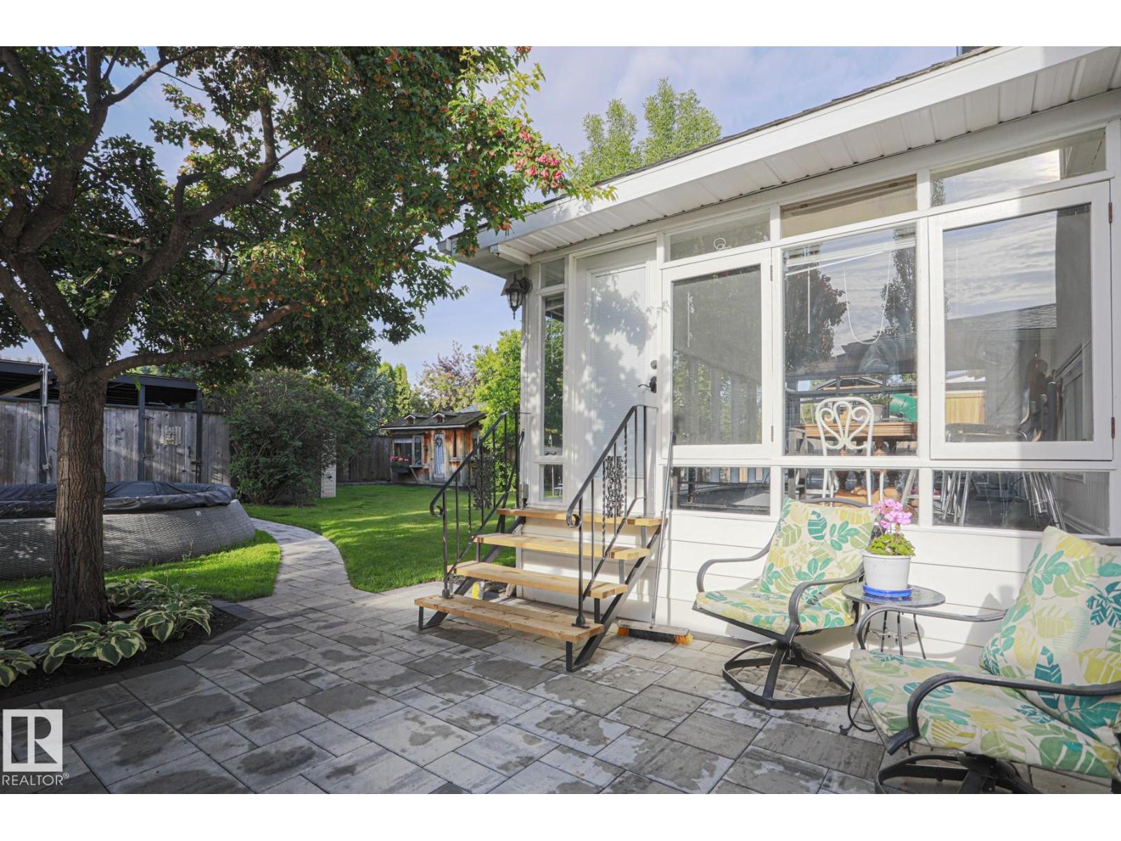 128 BROOKWOOD DR