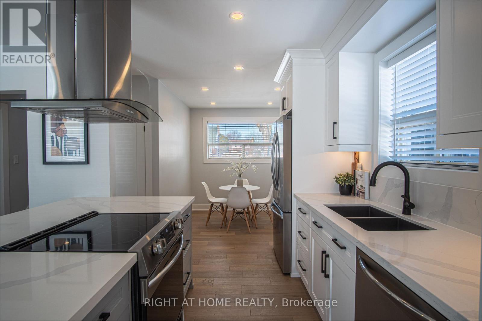 289 ELMWOOD CRESCENT