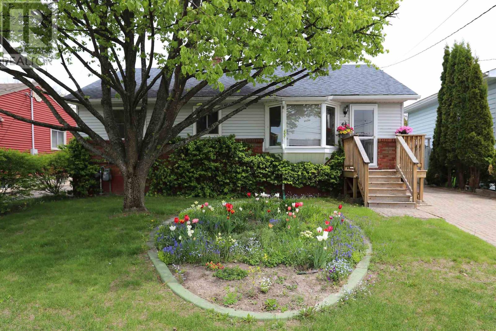 Homes for Sale Sault Ste. Marie 44 Angelina AVE