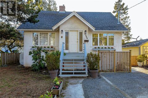 3364 Cook St Saanich BC V8X1A8