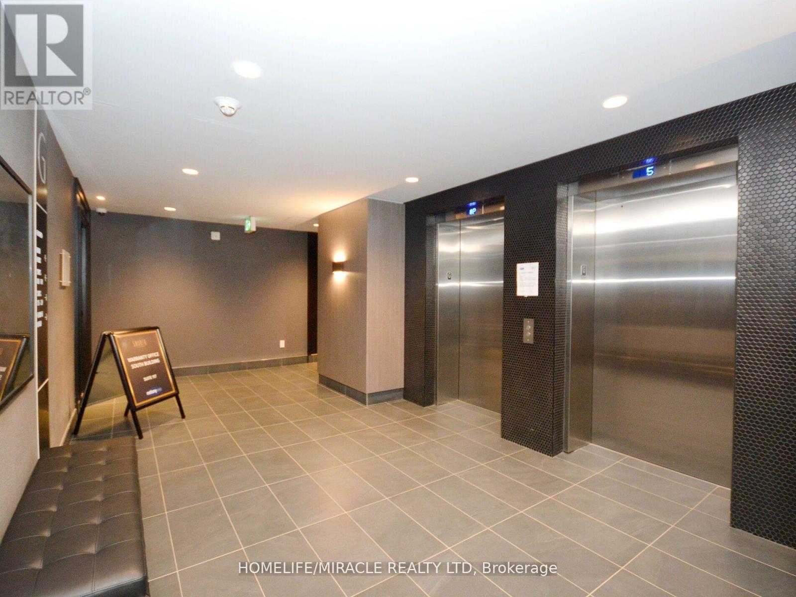 219 - 95 DUNDAS STREET W