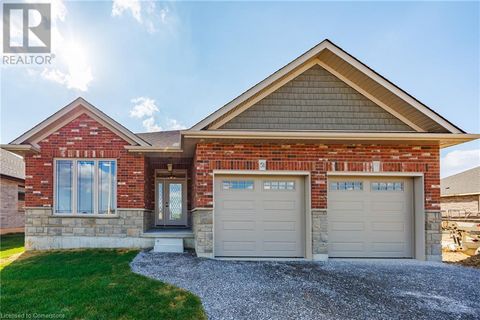 51 MCINTOSH Drive Delhi ON N4B0B2